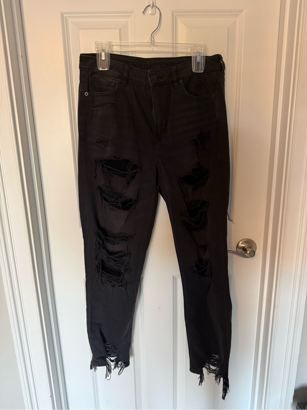 American Eagle Outfitters Black Distressed Strigid Jeans